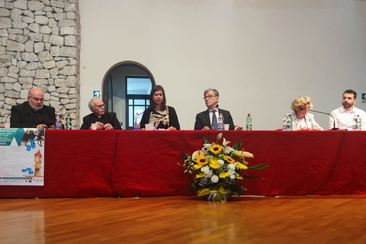 “Dalle acuzie alla cronicità. Le Reti Cliniche Socio Assistenziali per la presa in carico della Persona con cronicità di malattia”.